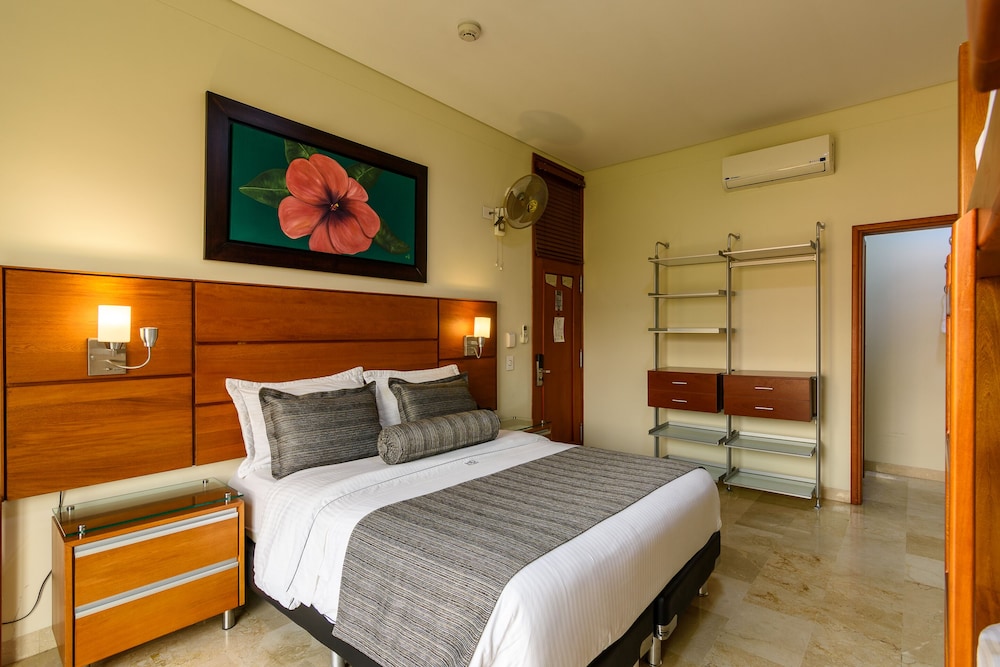 Dorado La 70 Hotel 24/69