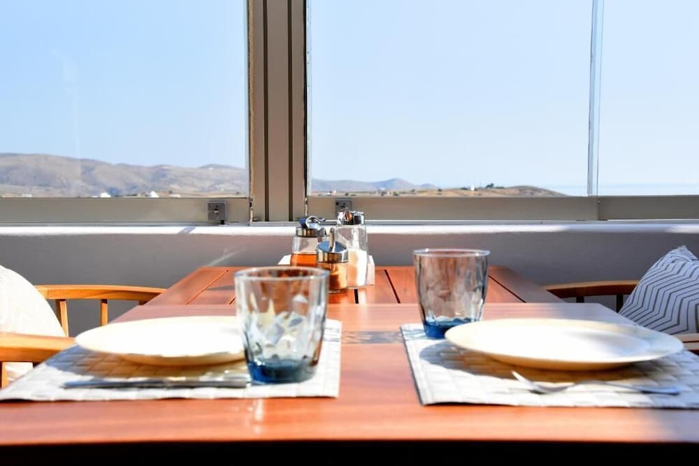 Messaria Hotel 56/63