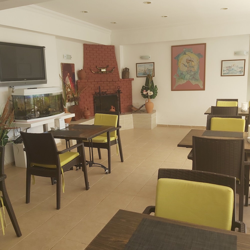 Canna Garden Hotel 30/47
