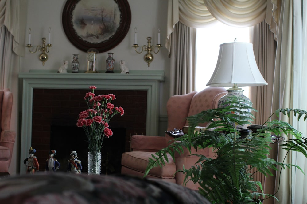 Moore House Bed And Breakfast 24/30