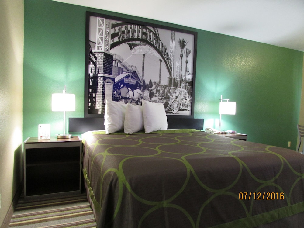 Super 8 By Wyndham Kingsville 28/47