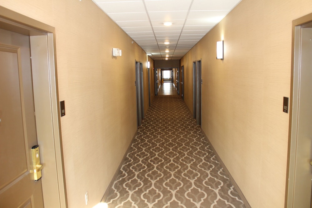 Comfort Inn & Suites Northern Kentucky 26/48