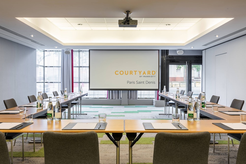 Courtyard By Marriott Paris Saint Denis 34/35