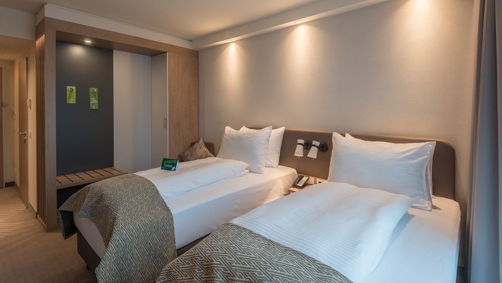 غرفة قياسية بسريرين منفصلين، Holiday Inn Hamburg Berliner Tor 2/5