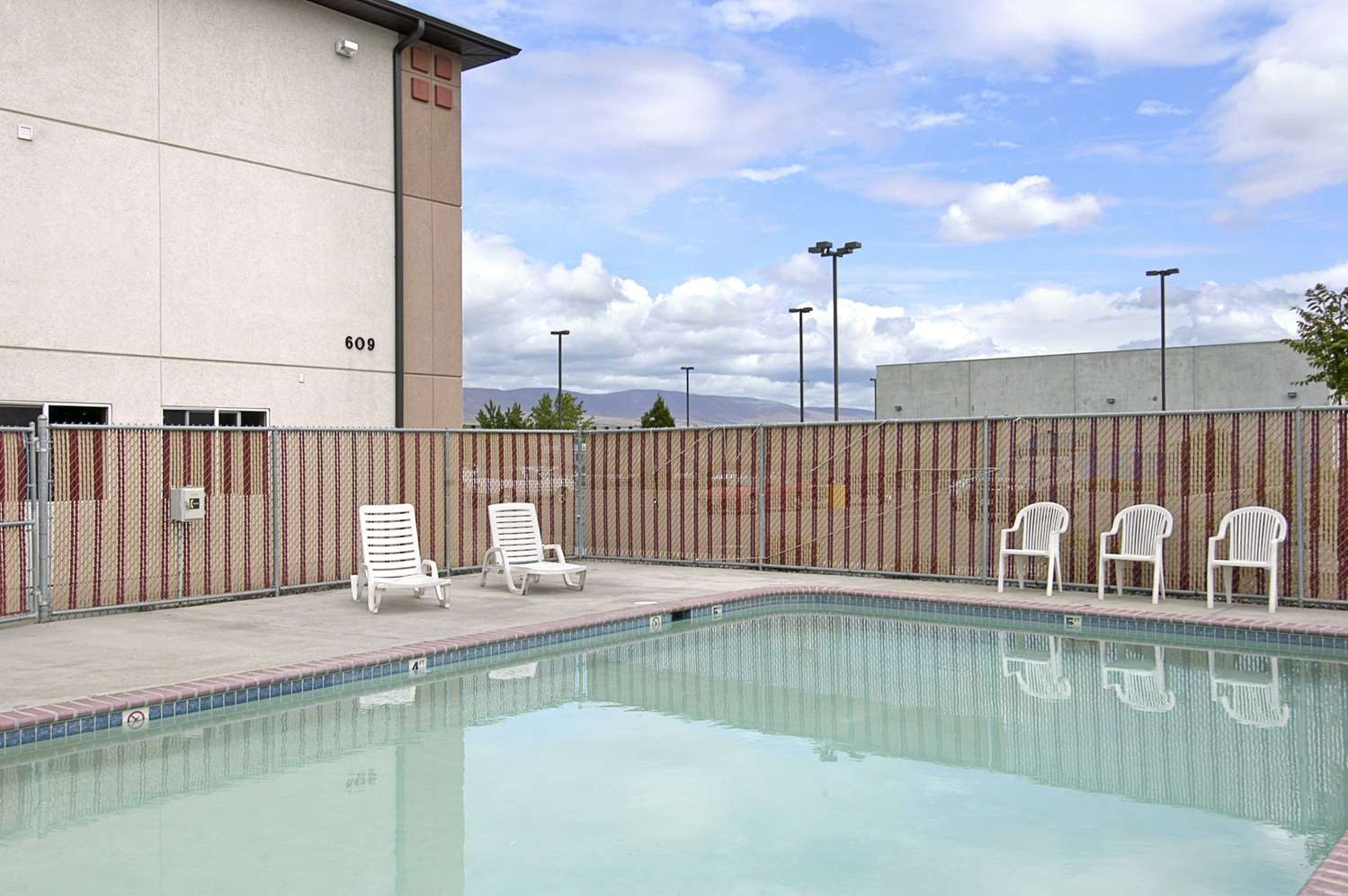 Super 8 By Wyndham The Dalles OR 11/24