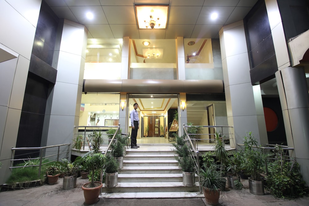 HOTEL GRAND ARJUN 1/50