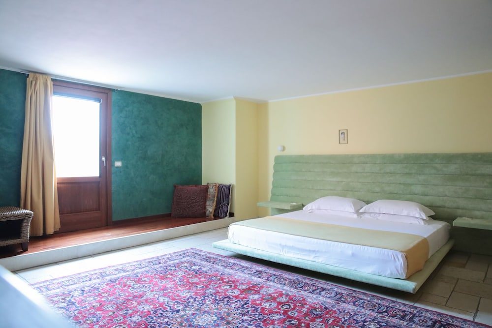 LUXURY, SUITE, QUADRUPLE, CORNER