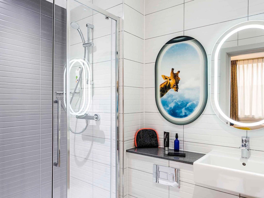 ibis Styles London Heathrow Airport 70/72