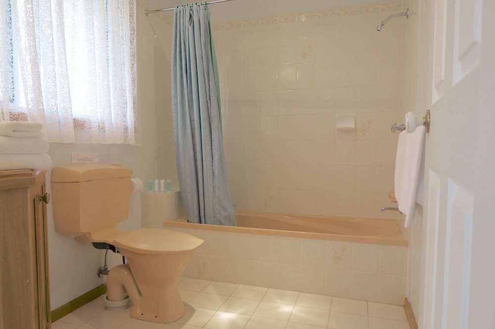 RIVERSDALE ESTATE COTTAGES 37/39