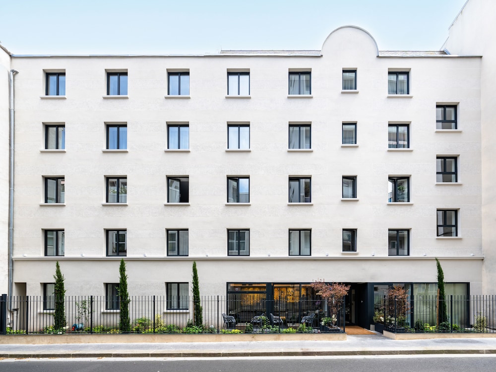 Green Park Hotel Paris in PARIS