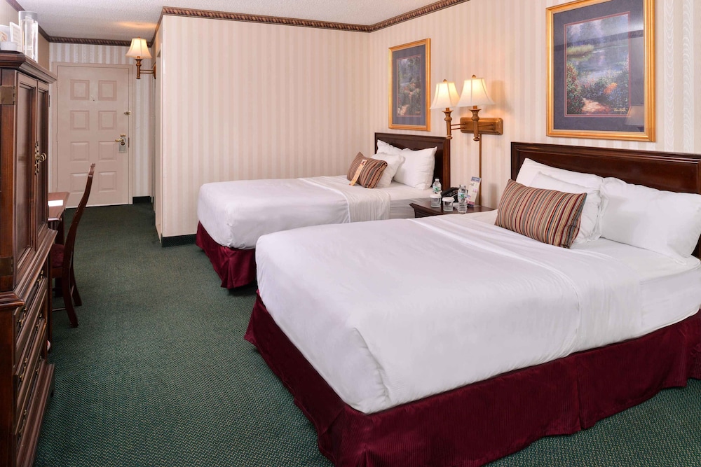 Madison Hotel 3/53