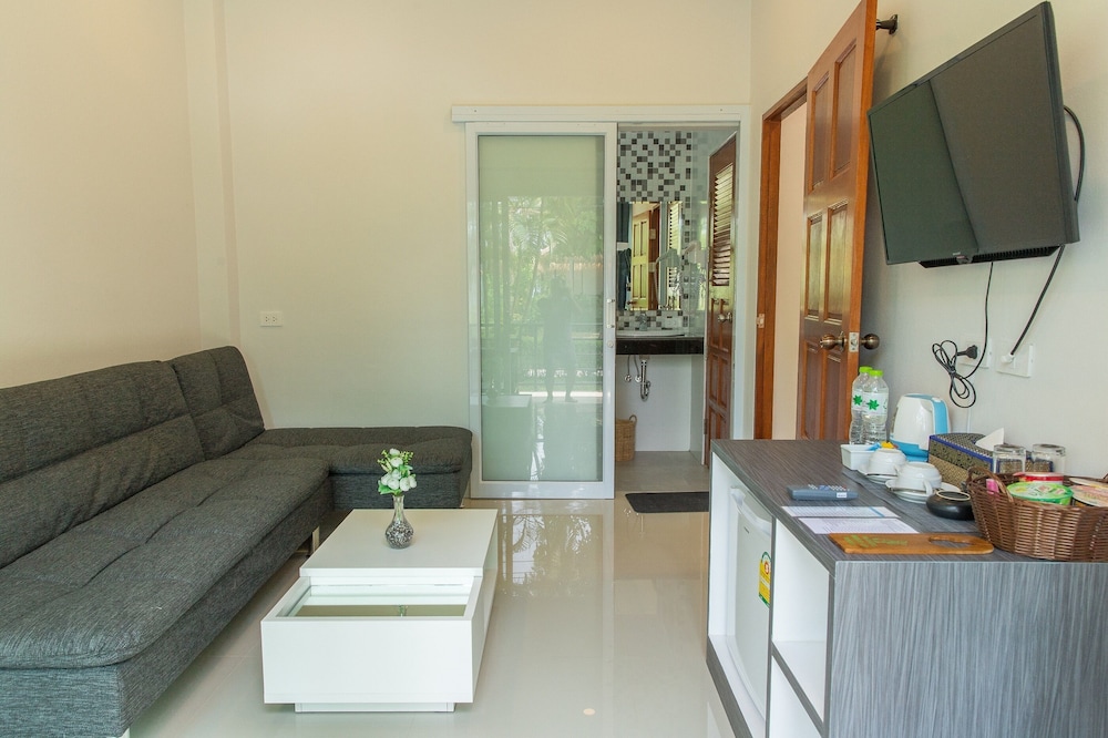 Adarin Beach Resort (ex New Lapaz Villa) 39/65