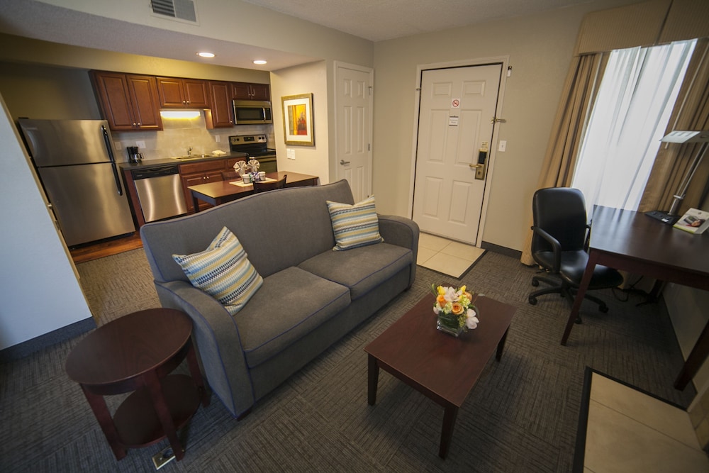 New Haven Village Suites 18/34