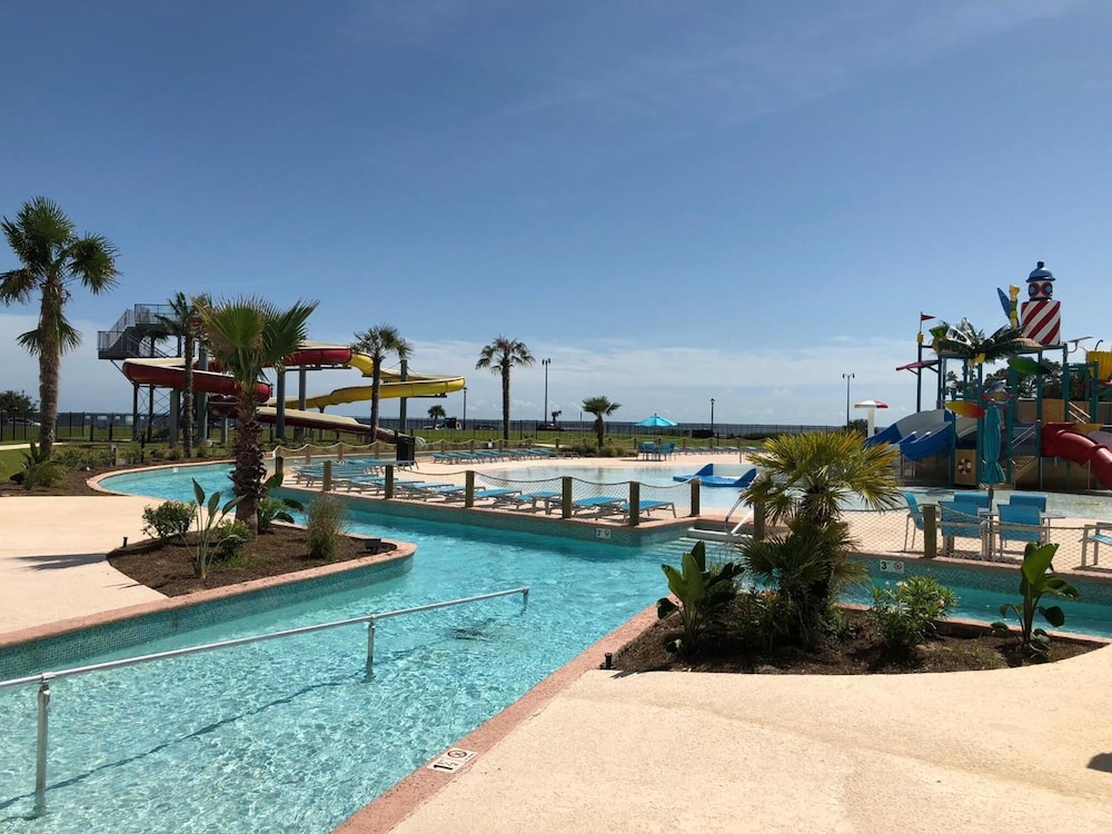 Oasis Resort Gulfport 1/32