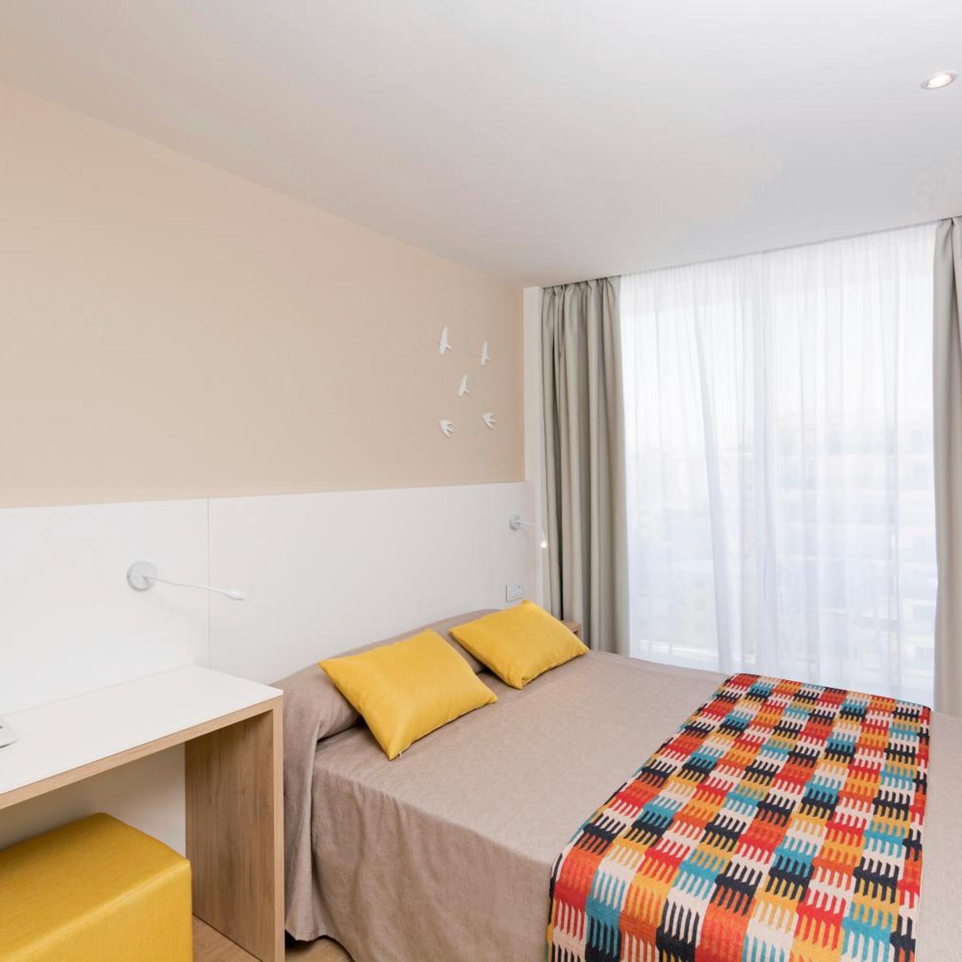 Room, Single