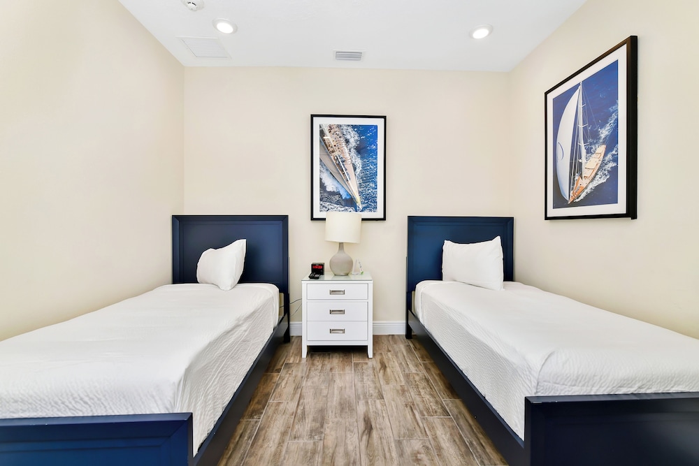 Elite, 6 Bedrooms, Cottage, 2 King Beds, 3 Queen Beds