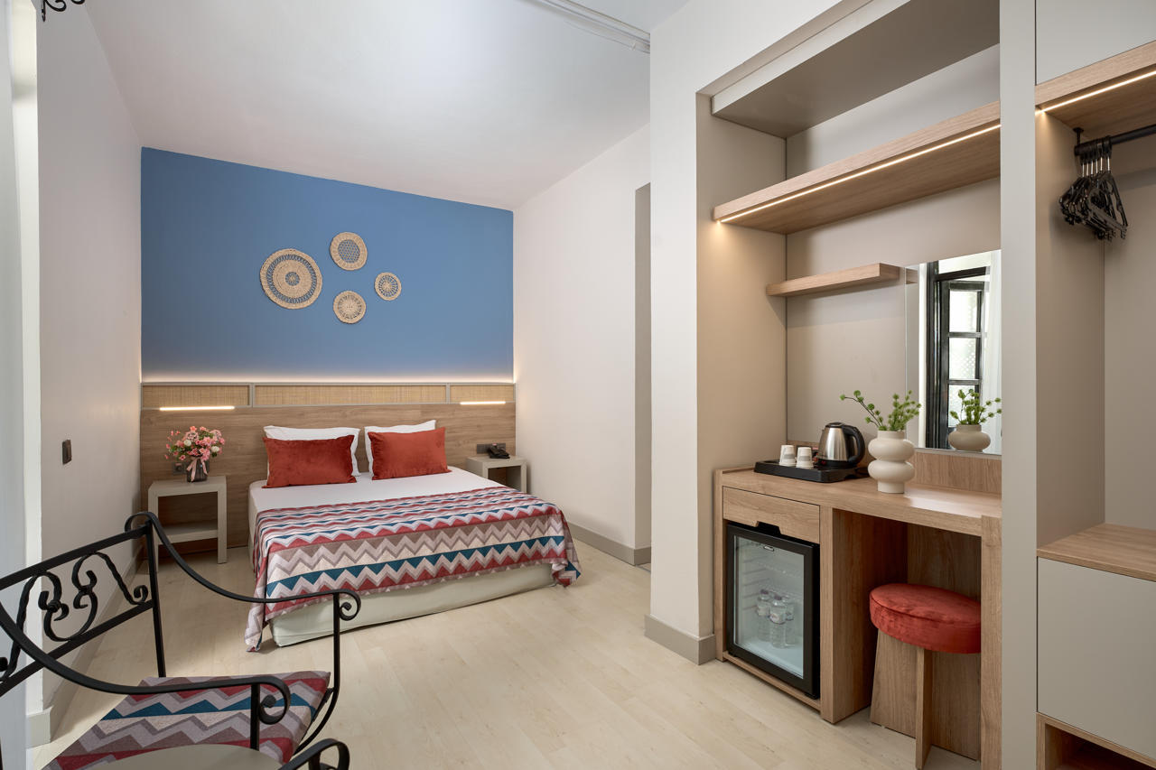 Club Titan Hotel 4/43