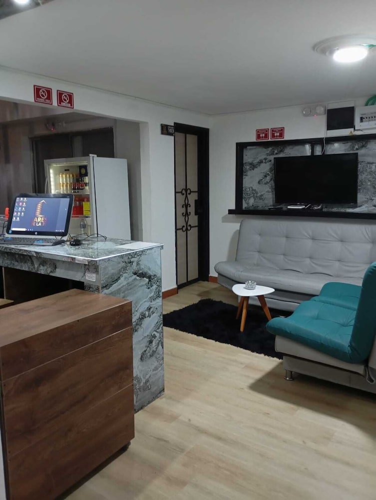 Hotel Lares 70 31/48