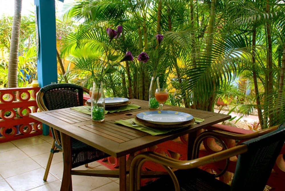 Caribbean Flower Apartments 31/38