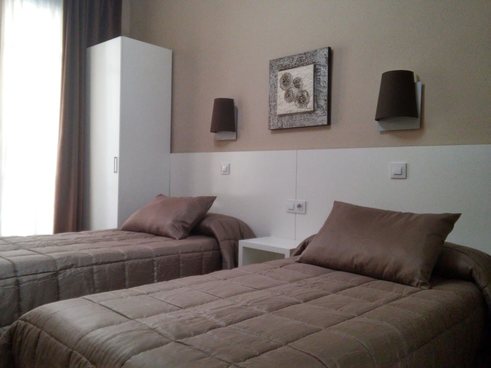 Hostal Lesseps 42/60