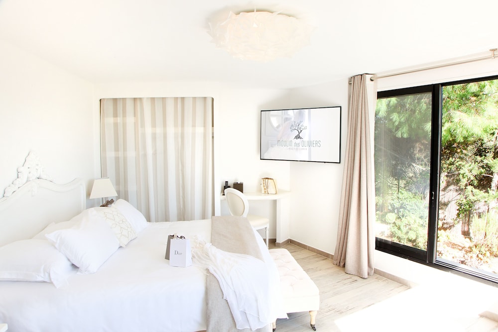 JUNIOR SUITE, HOT TUB