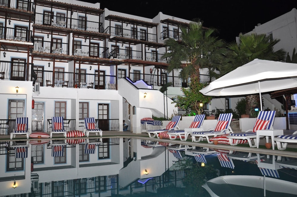 Gloria Tibi Jarra Hotel 2/17