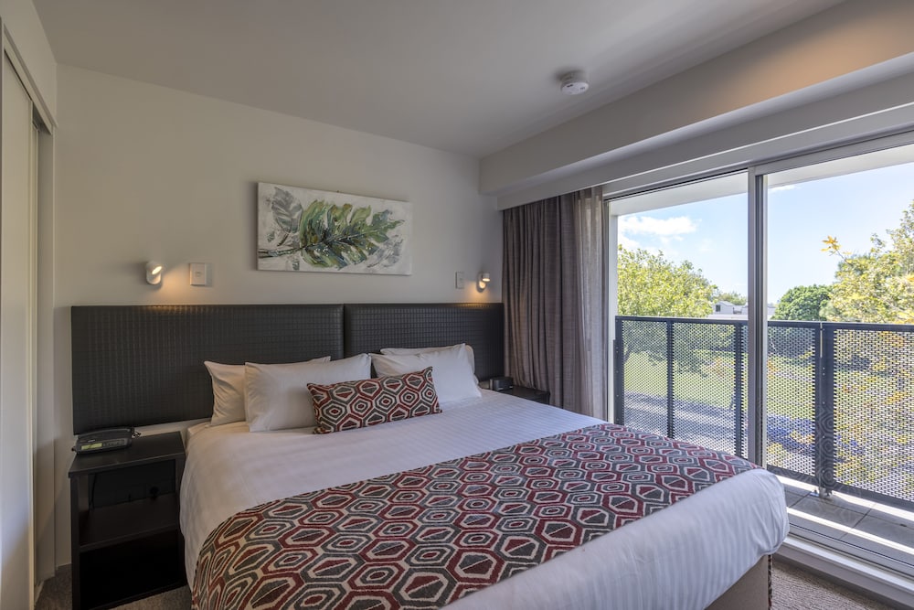 1 BEDROOM, APARTMENT