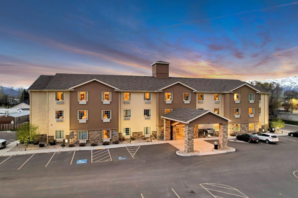 Comfort Inn & Suites Morgan - South Ogden 5/63