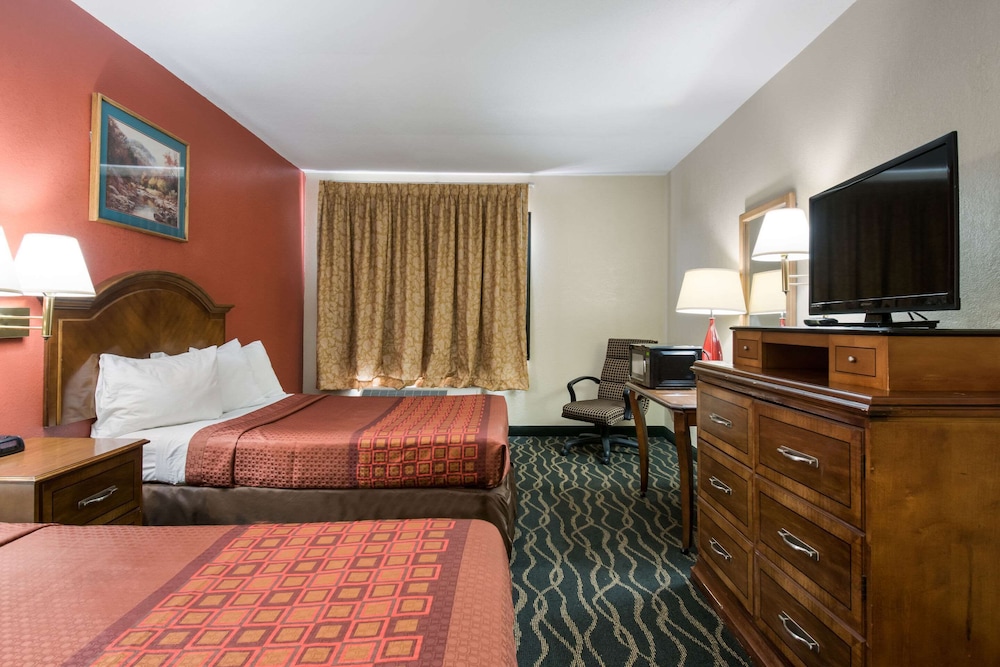 Rodeway Inn Wormleysburg - Harrisburg 11/35