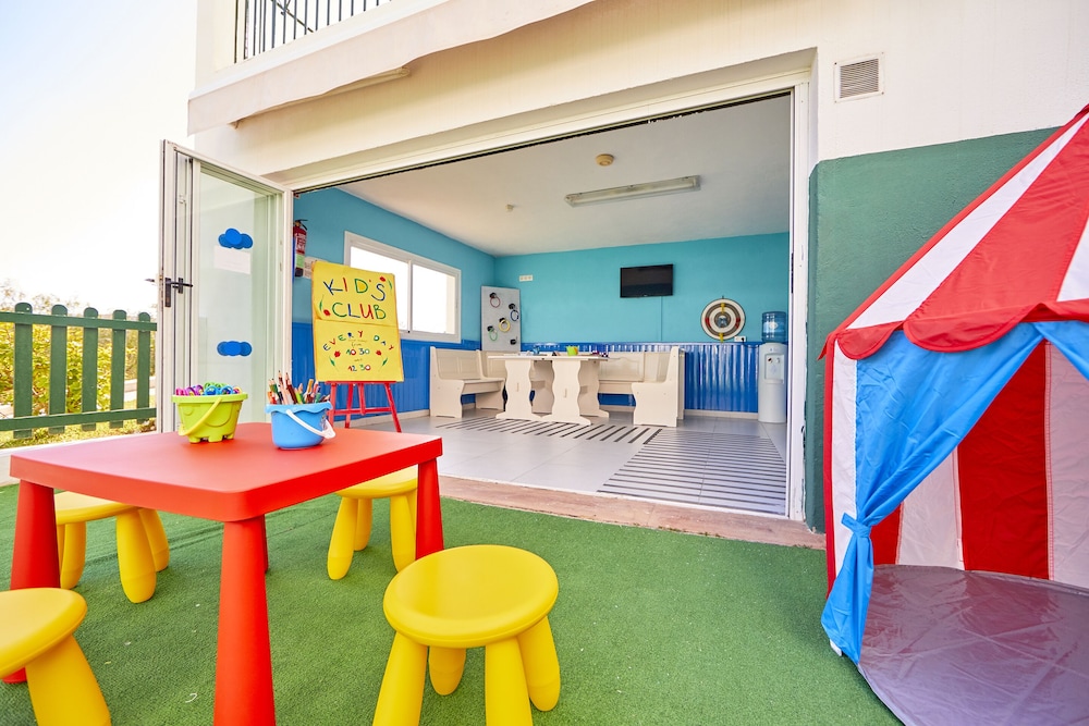 Apartamentos Holiday Center Santa Ponsa 34/46