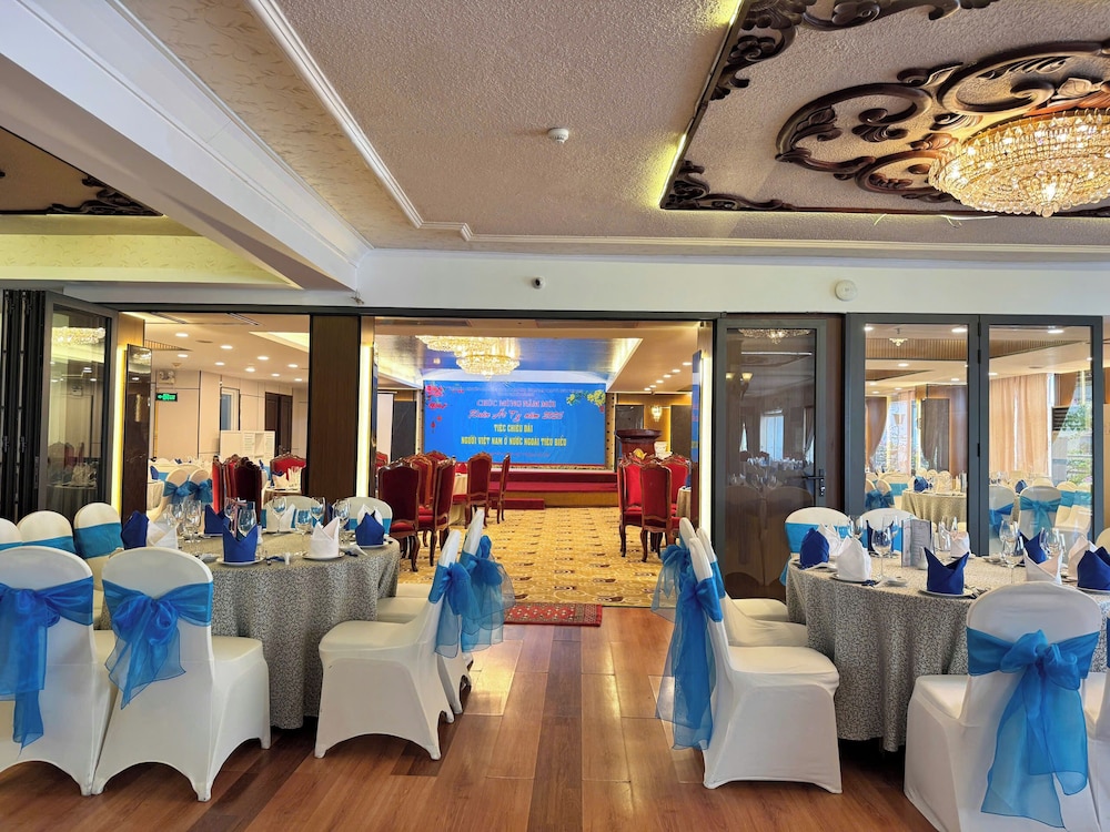 Huong Sen Hotel 57/71