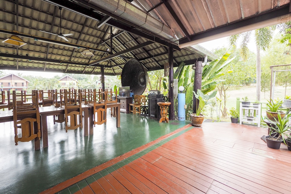 Saensukkho Hotel & Resort 47/65