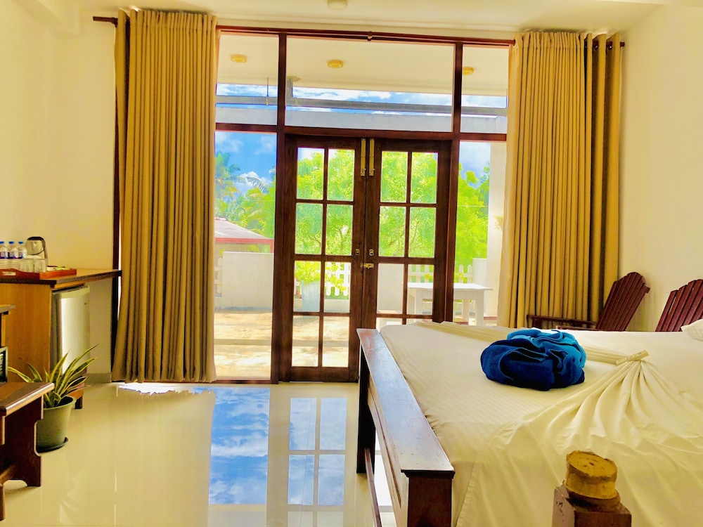 Mirissa Beach Inn 11/50