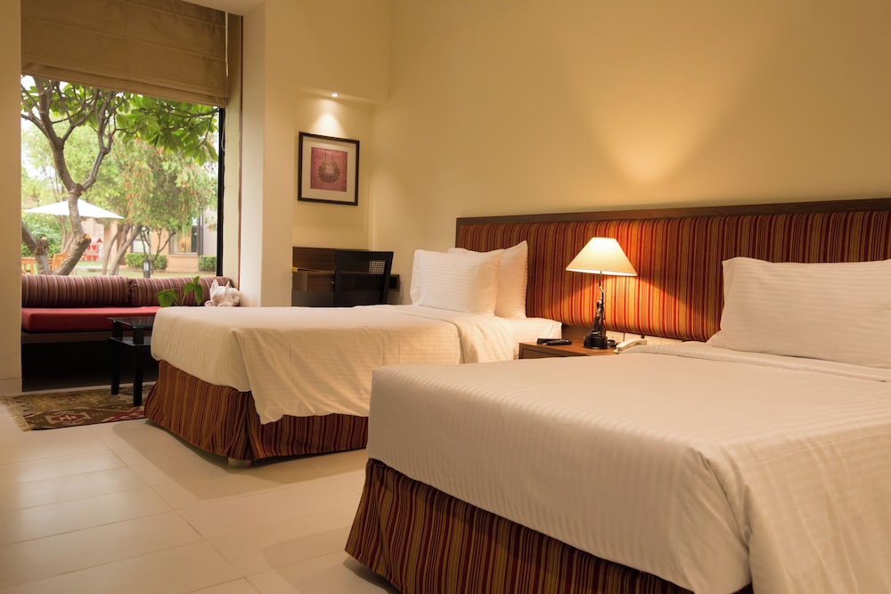 1 BEDROOM, EXECUTIVE, DOUBLE OR TWIN BED
