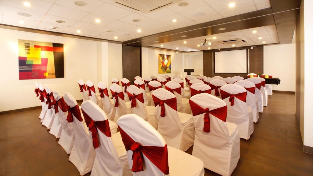 Bizz Tamanna Hotel Hinjawadi Pune 42/44