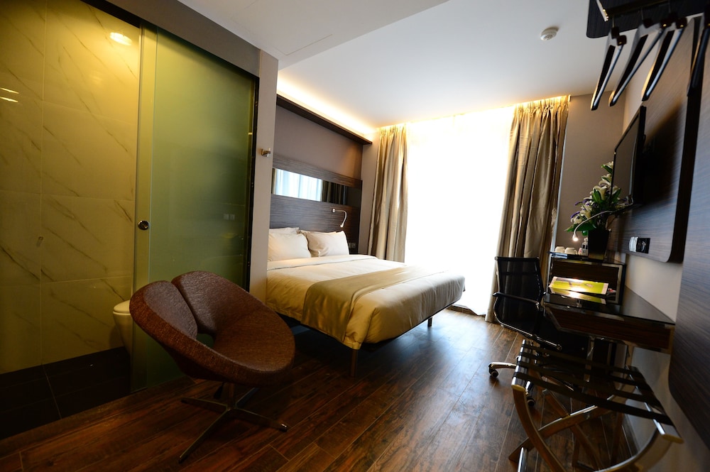 Mercure Singapore Tyrwhitt 23/78
