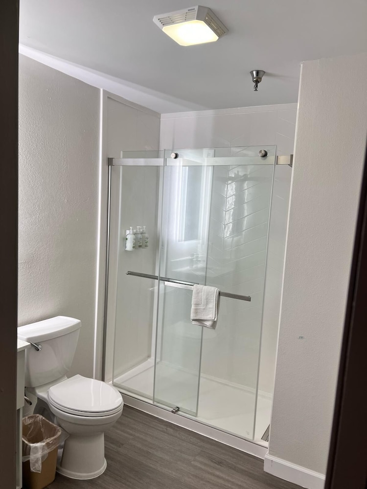 غرفة بسريرين كوين، Baymont by Wyndham Henrietta/Rochester 4/8