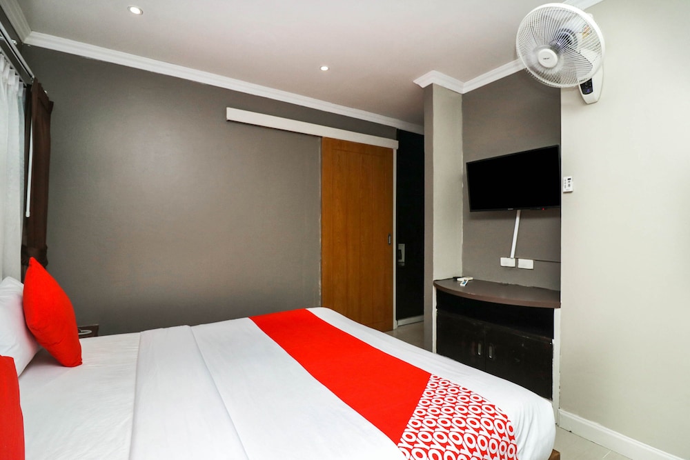 NATURAL BEACH HOTEL AND BAAN SILA 33/59