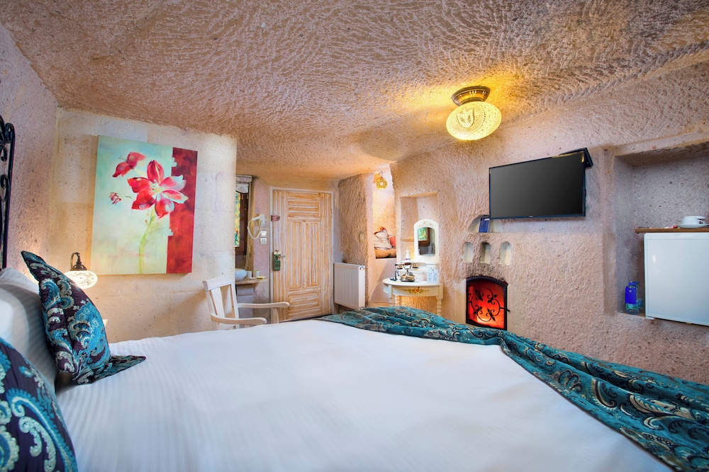 Cave, Superior, King Bed