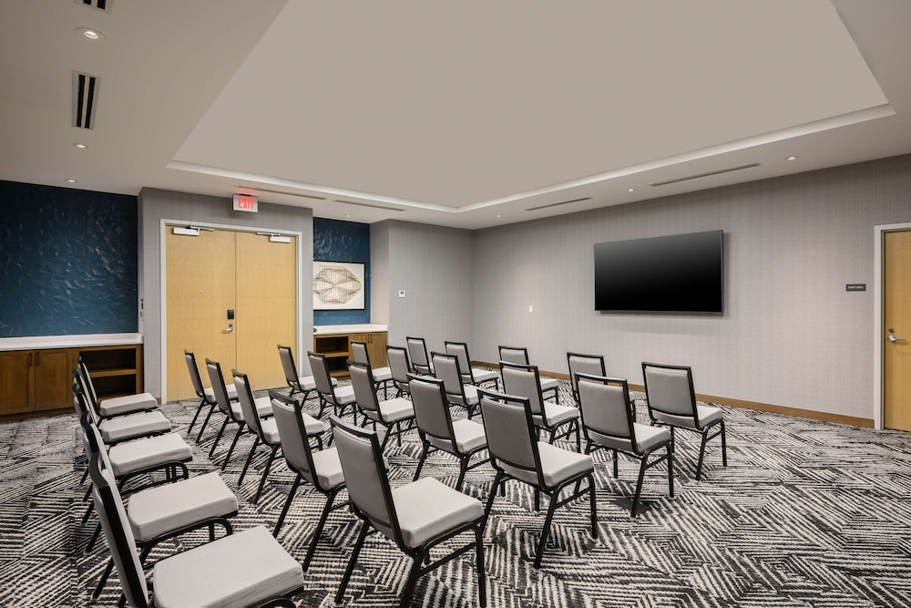 Hyatt Place Albany 24/29