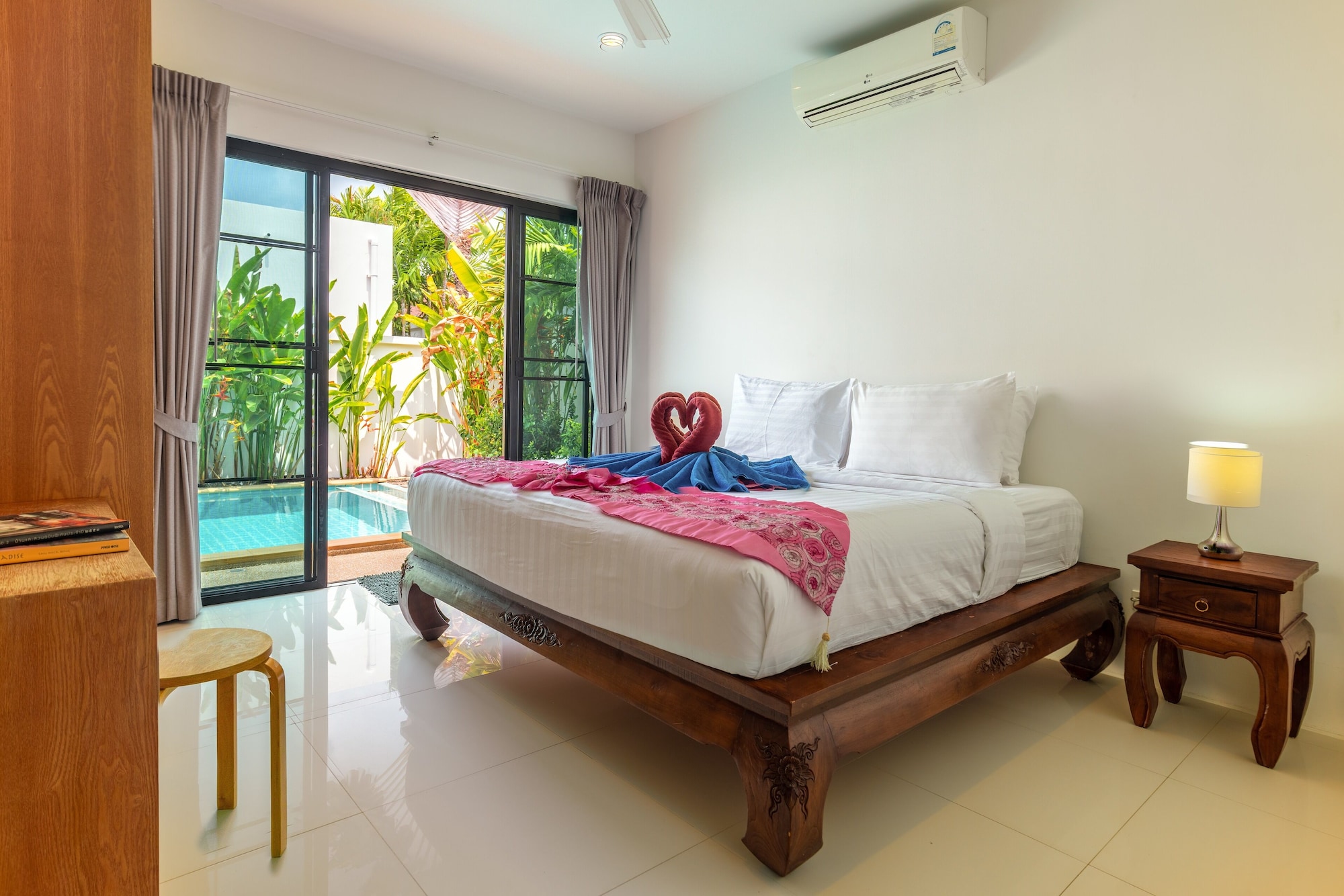 COMFORT, VILLA