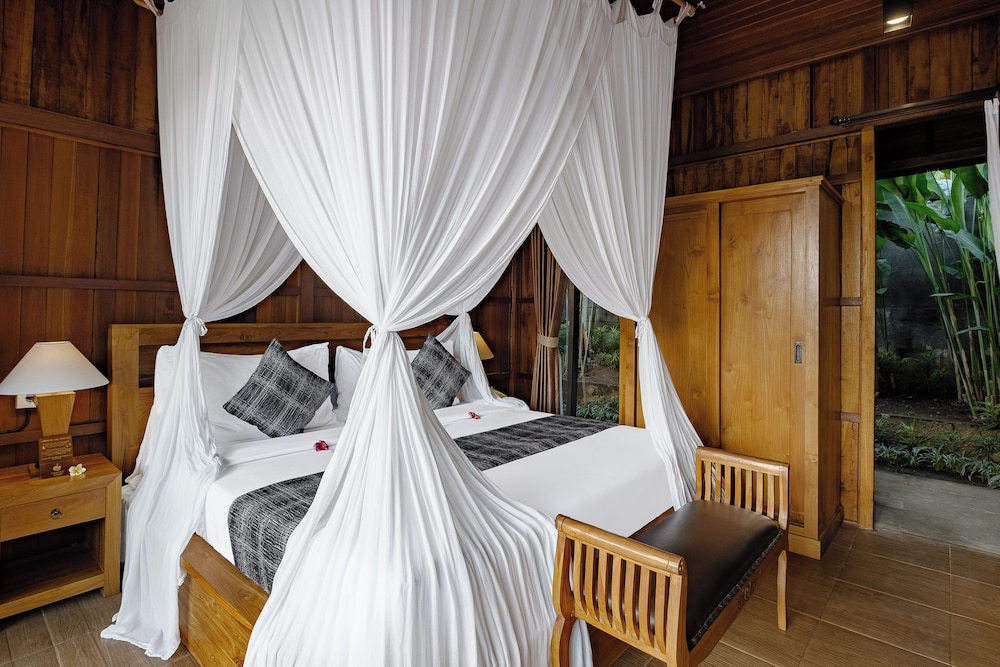 1 Bedroom, Pool, Wooden, Villa, Double Bed, Valley View، Yanyan Resort Ubud 4/10