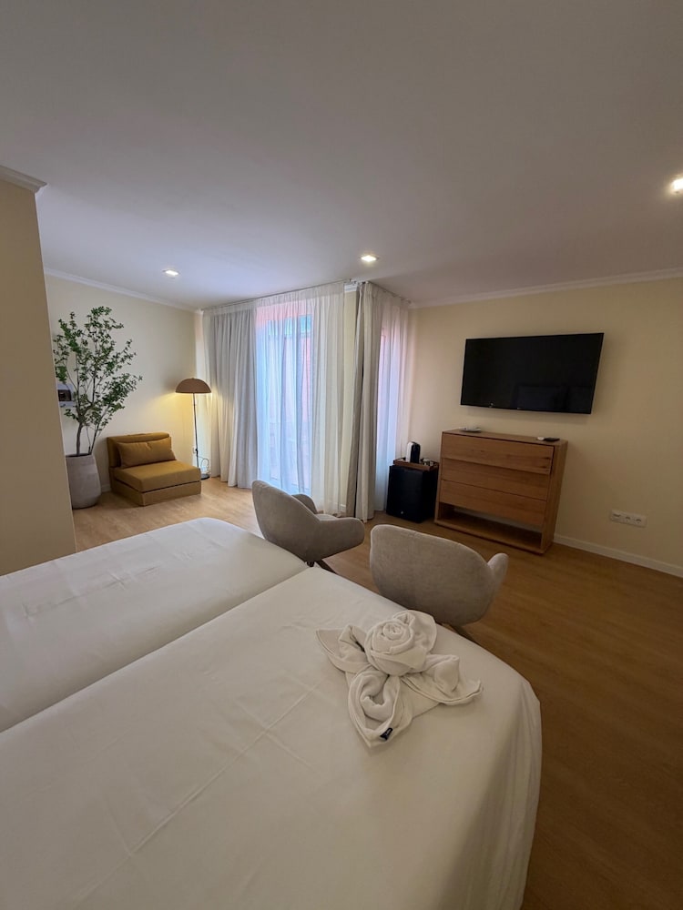 Standard, Twin Beds