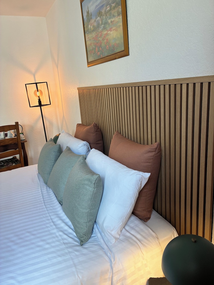 Hotel The Originals Nevers Clos Sainte Marie 17/48