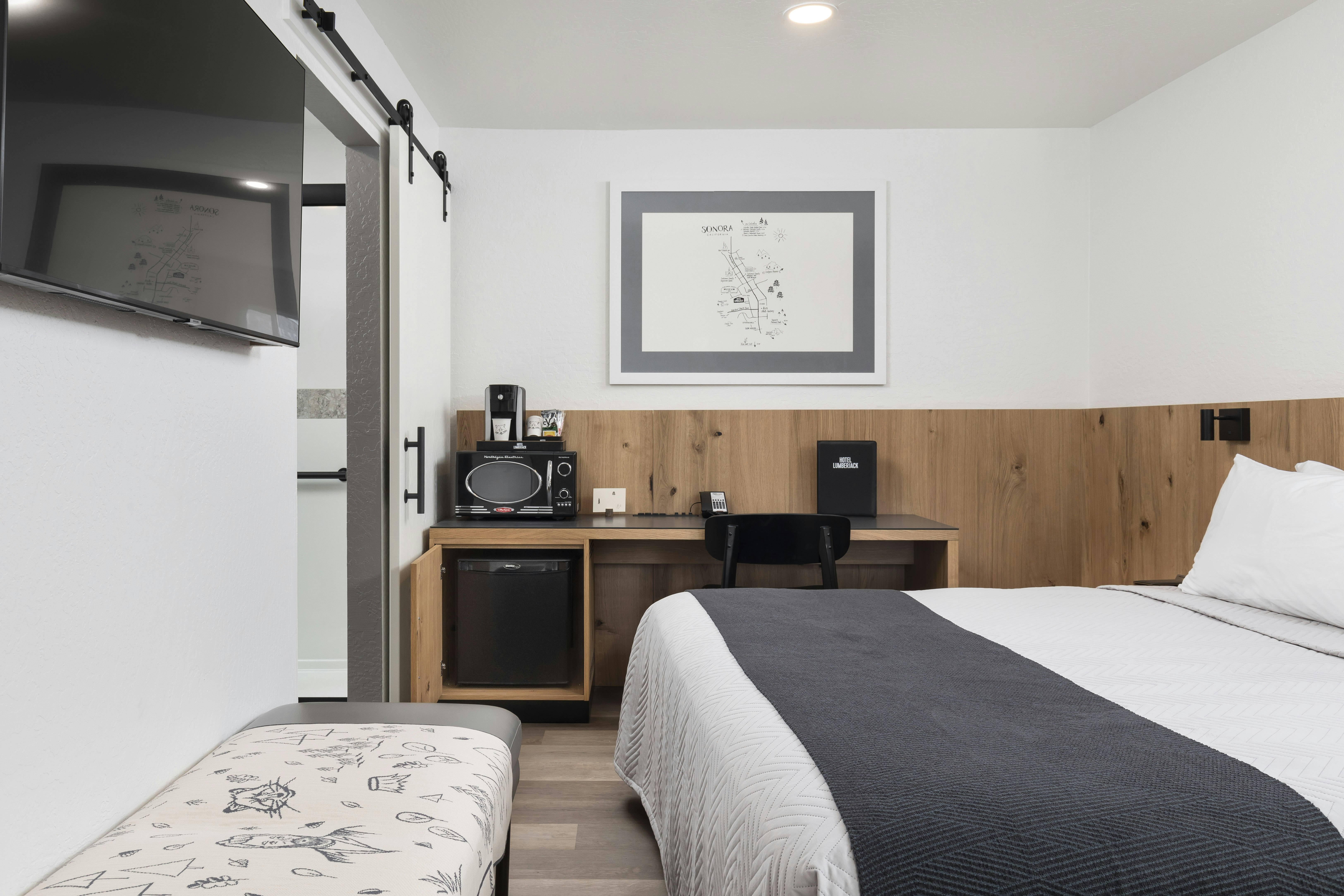 The Lumberjack Hotel 22/71
