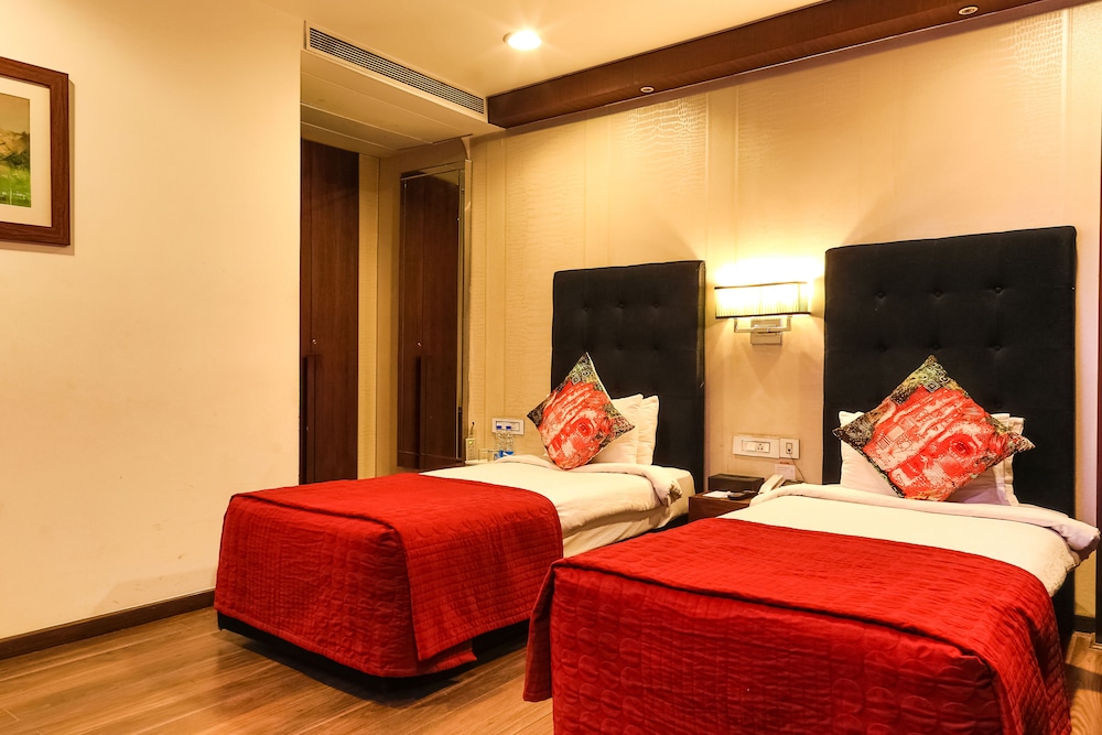 The Nanee Suites New Delhi 8/32