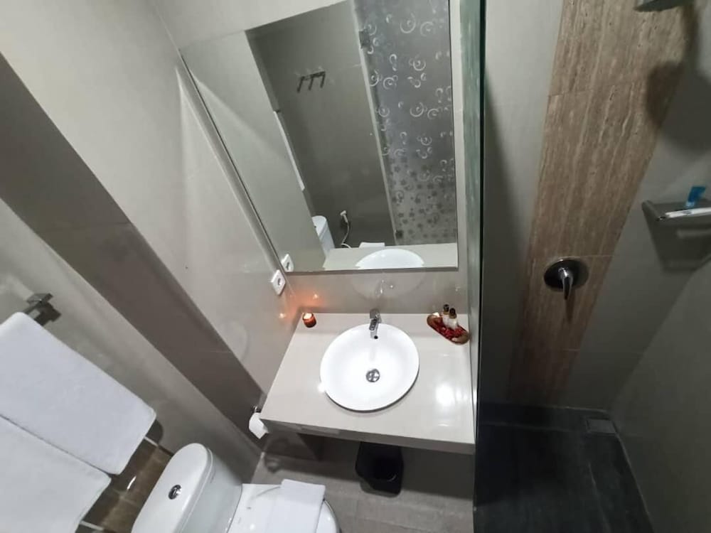 Hotel Tosan Solo Baru 38/39