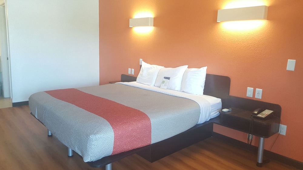 Motel6 Columbus, OH - OSU 37/54