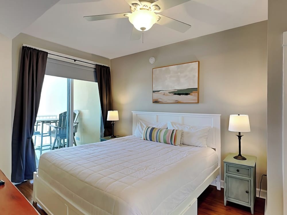 Grand Panama Beach Resort by Emerald View Resorts 20/77
