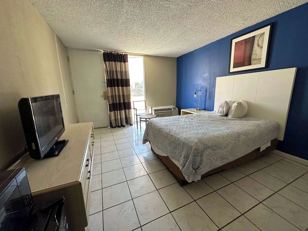 Ramada by Wyndham Lumberton NC North 40/60